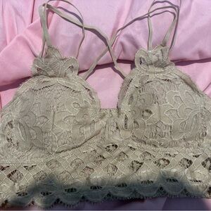 Elegant White Lace Bralette - Boutique